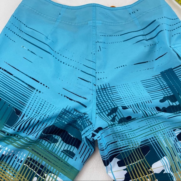 Oakley Men’s Boardshorts - Picture 8 of 11